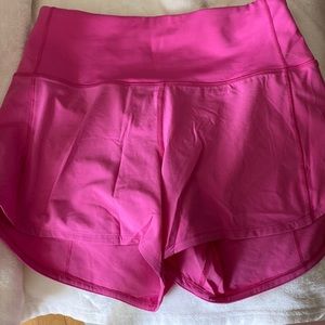 Lululemon track that mid-rise lined shorts size 4